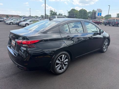 Used 2021 Nissan Versa SV FWD image 5