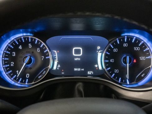 Certified 2024 Chrysler Pacifica Touring-L FWD image 15