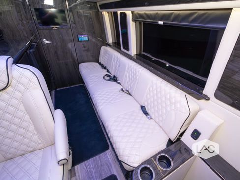 Used 2023 Mercedes-Benz Sprinter 3500 image 10