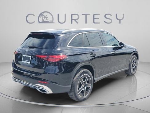 Certified 2026 Mercedes-Benz GLC 300 4MATIC image 4