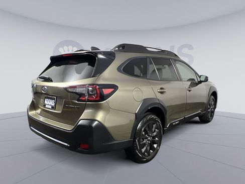Used 2025 Subaru Outback Onyx Edition AWD/4WD image 11