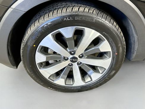 Used 2022 Kia Telluride S AWD/4WD image 16