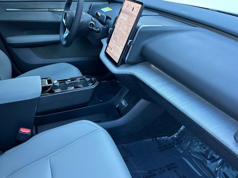 New 2025 Volvo EX30 Plus image 13