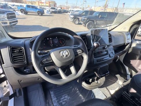Used 2025 RAM ProMaster 2500 w/ Premium Convenience Group FWD image 17