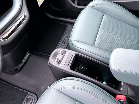 New 2025 FIAT 500 e image 17