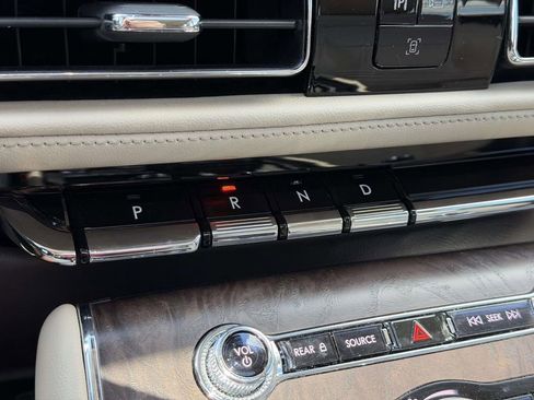 Used 2022 Lincoln Aviator Reserve w/ Elements Package Plus image 30