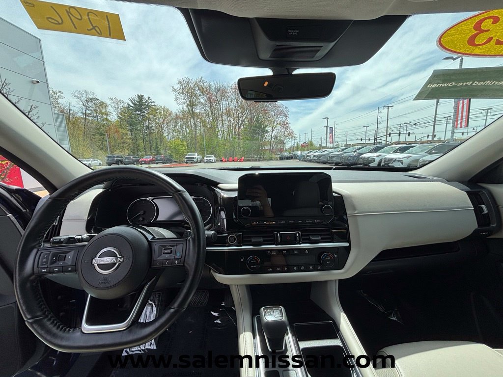 Used 2023 Nissan Pathfinder SL AWD/4WD image 5