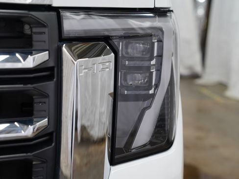 Used 2025 GMC Sierra 2500 SLT w/ SLT Convenience Package AWD/4WD image 14