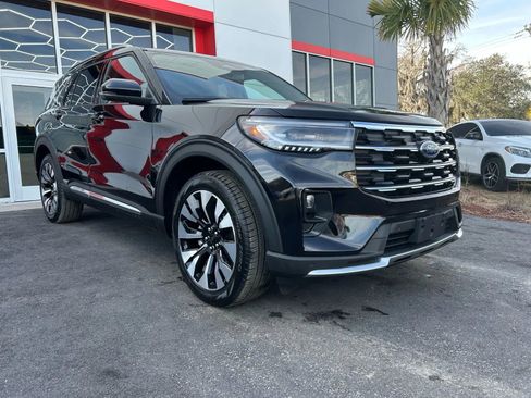 Used 2025 Ford Explorer Platinum w/ LUX Leather Package image 3