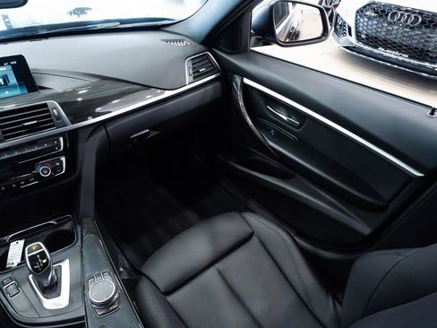 Used 2018 BMW 330i xDrive Wagon image 11