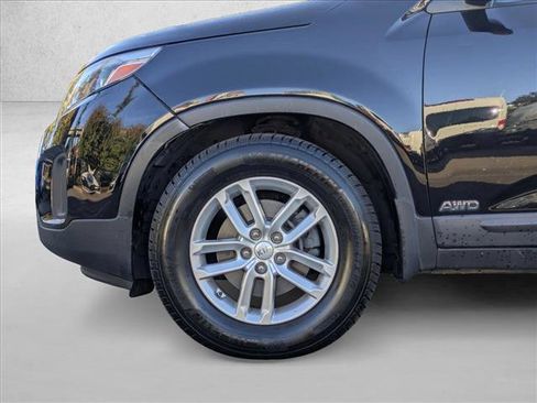 Used 2014 Kia Sorento LX image 21