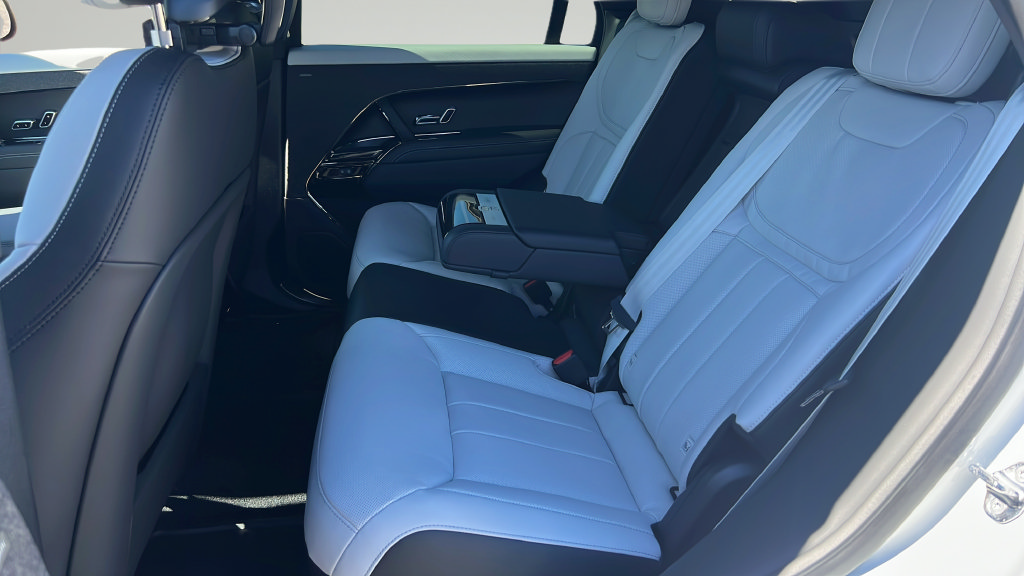 New 2027 Land Rover Range Rover Sport Battersea AWD/4WD image 15