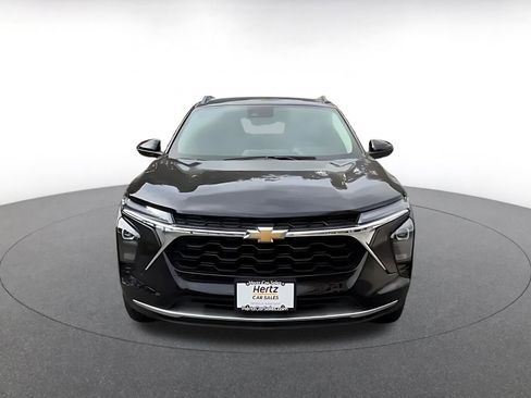 Used 2025 Chevrolet Trax LT image 5