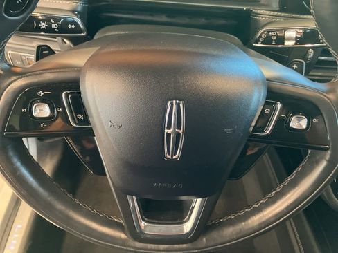 Used 2022 Lincoln Corsair Reserve w/ Equipment Group 201A image 16