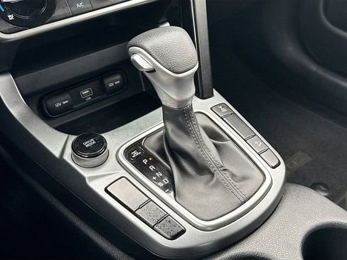 Certified 2022 Kia Seltos LX image 19