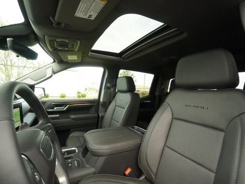 New 2026 GMC Sierra 1500 Denali w/ Denali Reserve Package AWD/4WD image 27
