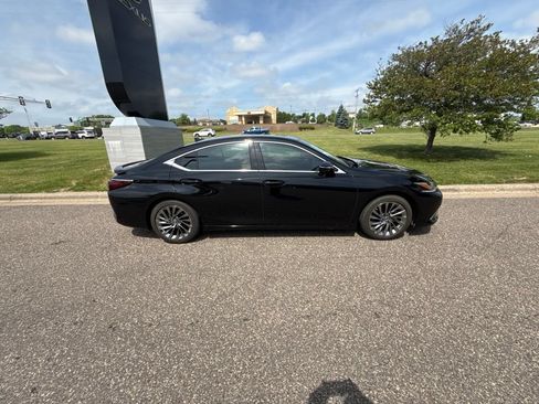 Used 2024 Lexus ES 300h w/ Accessory Package (Z1) FWD image 13