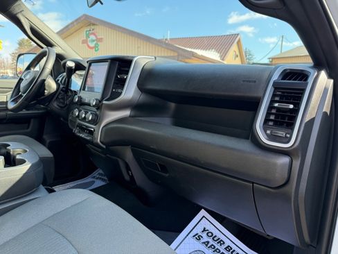 Used 2022 RAM 2500 Big Horn w/ Cold Weather Group image 12