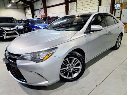 Used 2017 Toyota Camry SE w/ Moonroof Package