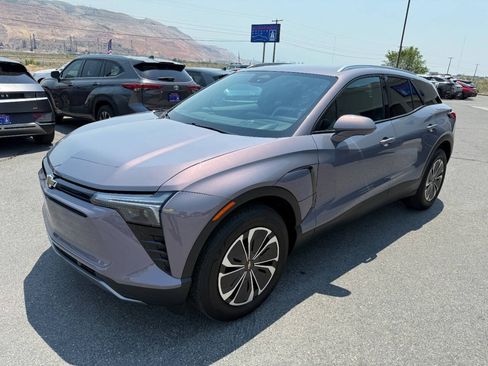 Used 2024 Chevrolet Blazer EV LT AWD/4WD image 2