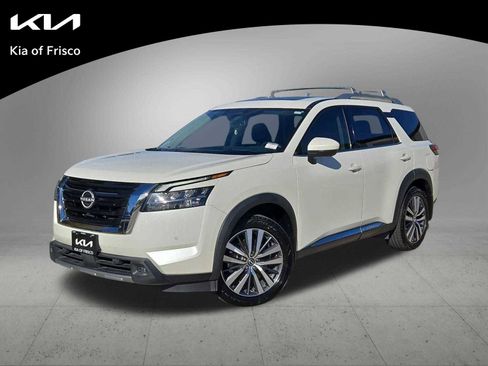 Used 2022 Nissan Pathfinder Platinum w/ Cargo Package image 1