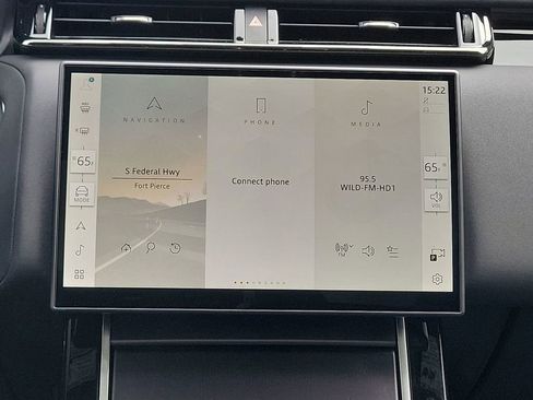 New 2026 Land Rover Range Rover Velar Dynamic SE image 21