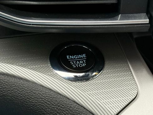 Certified 2022 Ford Explorer XLT w/ Equipment Group 202A image 37