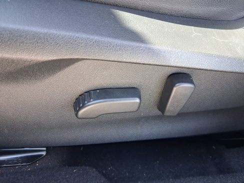 Used 2018 Subaru Crosstrek 2.0i Limited image 19