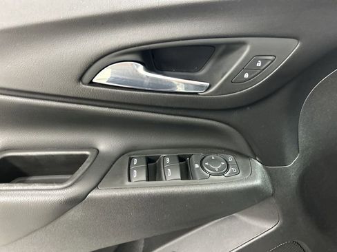 Used 2020 Chevrolet Equinox LT AWD/4WD image 11