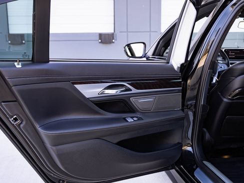 Used 2019 BMW 750i xDrive w/ Executive Package image 34