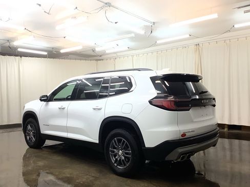 Used 2025 GMC Acadia Elevation image 9