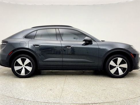 Used 2025 Porsche Macan 4 Electric AWD/4WD image 4