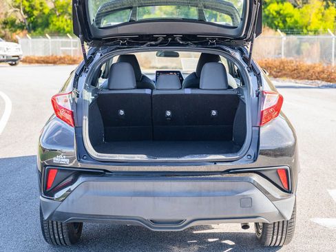 Used 2021 Toyota C-HR XLE image 15