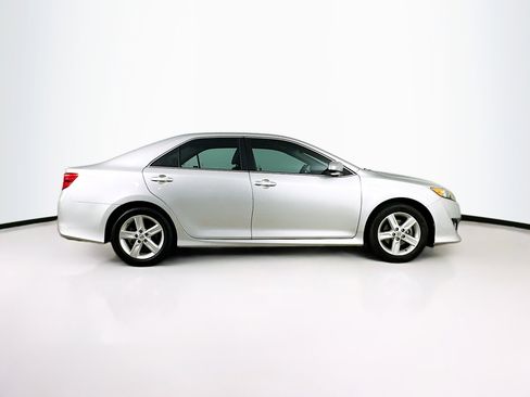 Used 2012 Toyota Camry SE image 10