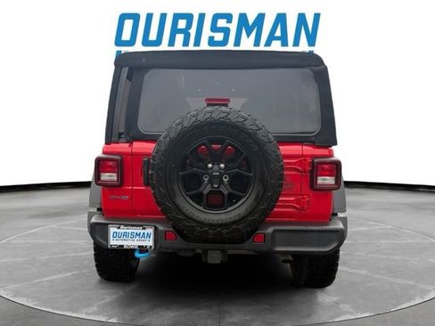 Used 2024 Jeep Wrangler Unlimited image 4