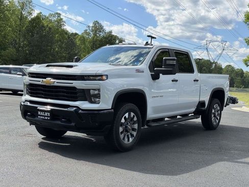 Used 2024 Chevrolet Silverado 2500 Custom w/ Custom Value Package AWD/4WD image 25