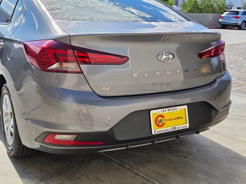 Used 2020 Hyundai Elantra SE FWD image 4
