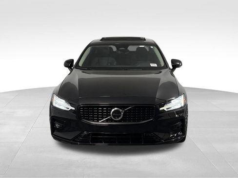 Used 2025 Volvo S60 B5 Plus FWD image 5