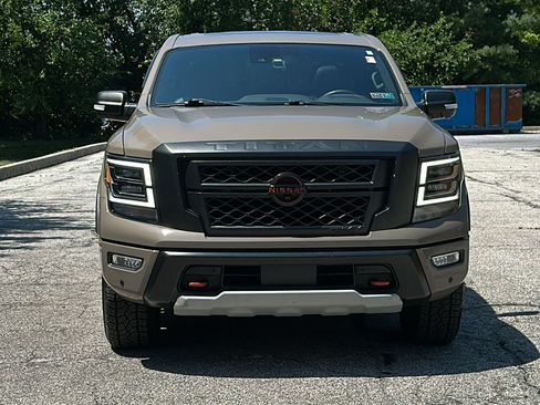 Used 2023 Nissan Titan PRO-4X w/ Pro-4x Convenience Package AWD/4WD image 3