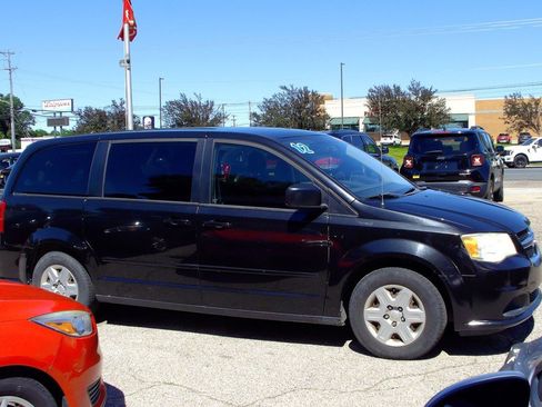 Used 2012 Dodge Grand Caravan SE FWD image 2