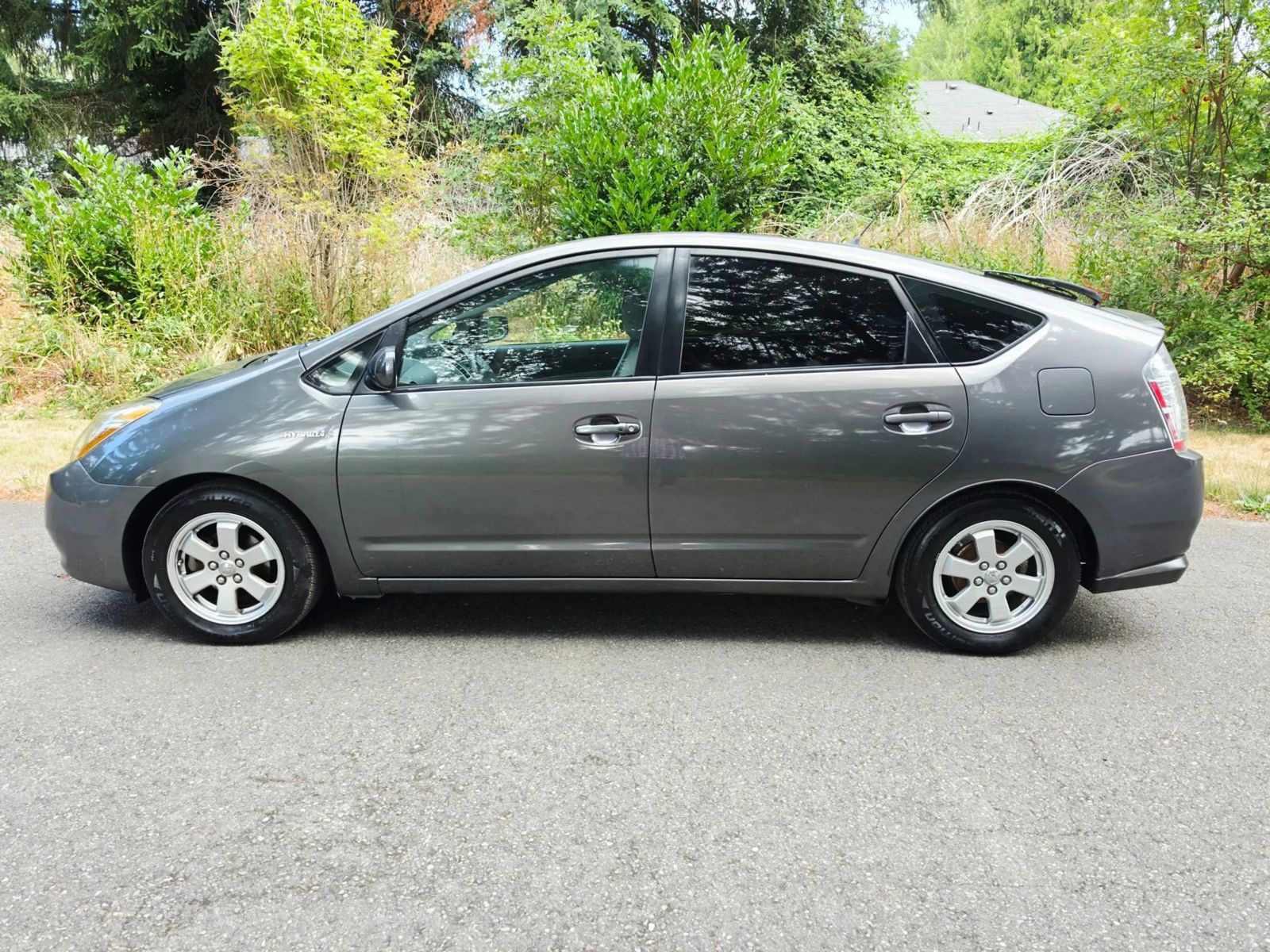 Used 2007 Toyota Prius w/ Pkg 2 FWD image 2