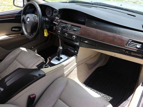 Used 2010 BMW 528i Sedan RWD image 18