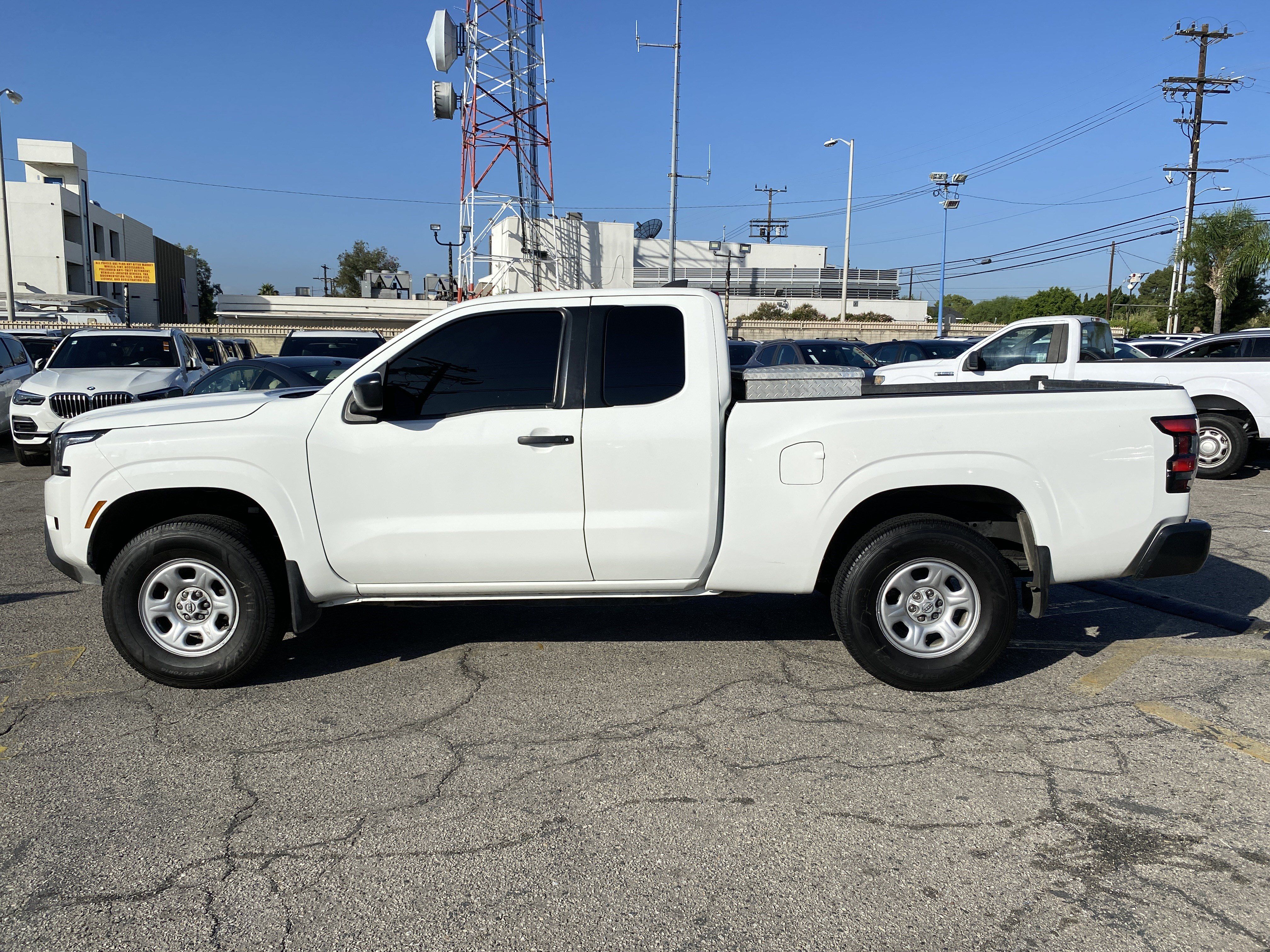 Used 2024 Nissan Frontier S RWD image 9