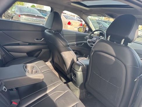 Used 2024 Hyundai Elantra Limited image 9