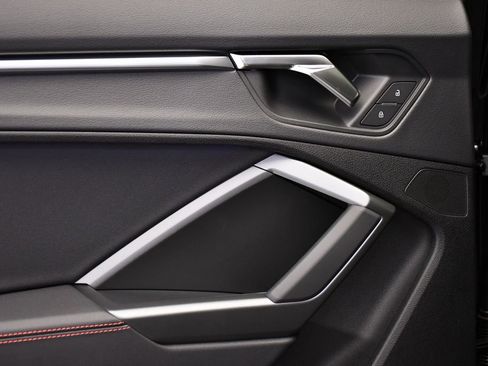 Used 2025 Audi Q3 2.0T Premium Plus w/ Premium Plus Package image 42