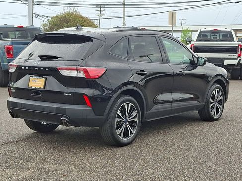 Certified 2022 Ford Escape SE w/ SE Sport Appearance Package image 11