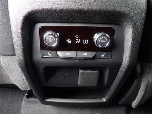 New 2026 Chevrolet Traverse High Country AWD/4WD image 11