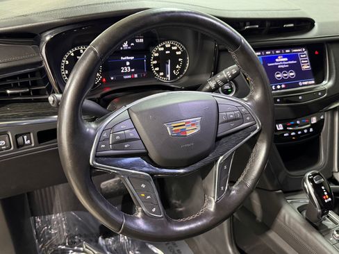 Used 2020 Cadillac XT5 Premium Luxury AWD/4WD image 4