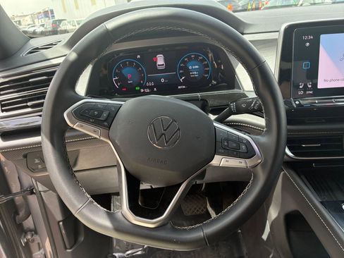 Used 2025 Volkswagen Atlas Cross Sport SE FWD image 28