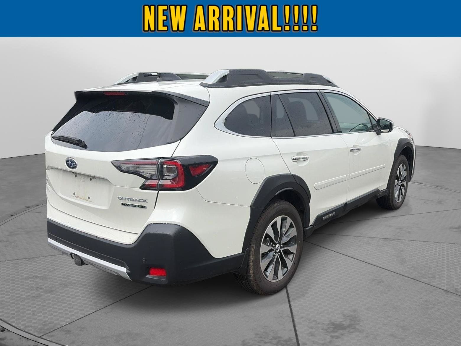 Used 2023 Subaru Outback Touring XT w/ Tech Package 2 AWD/4WD image 4